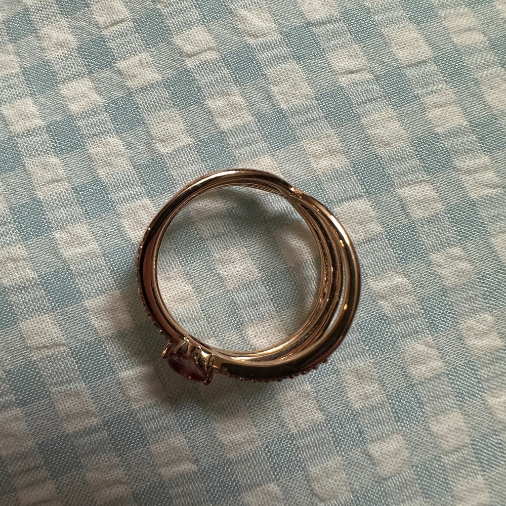 Red Heart Ring - Picture 3 of 4